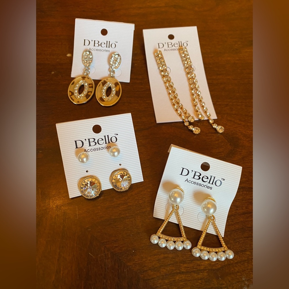 D’Bello Lot of 4 Pair Glamorous Gold-Toned Sparkling Pierced Fashion Earrings